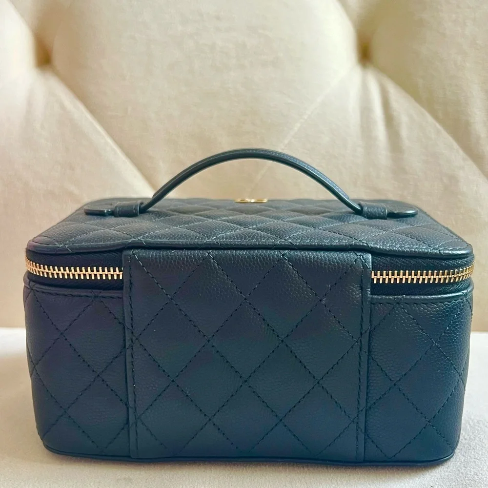 Chanel Caviar Vanity Jewelry case - Picture 7 of 11